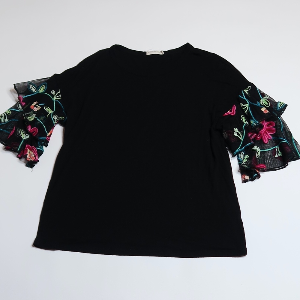 Pebble & Stone Blouse with flared sleeves Sz: M